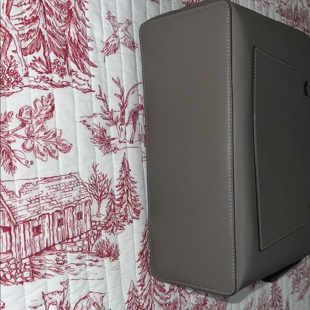 Kate Spade saffiano tote - Picture 2 of 5